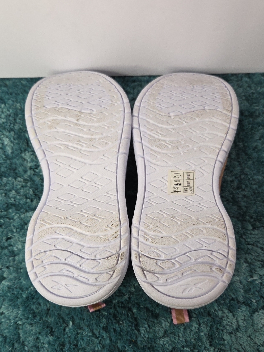 Reebok Women's Slip-On Walking Shoes in Rose Gold Size 8.5 - Picture 8 of 9